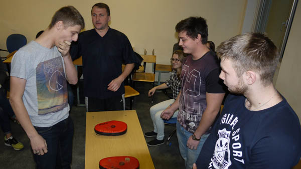 img03