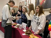 Сладкая благотворительная ярмарка